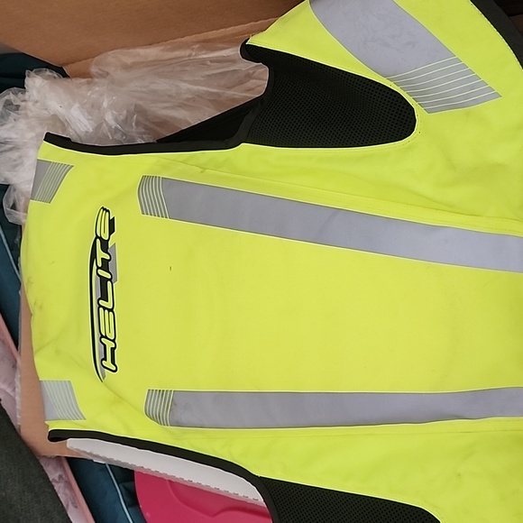 Helite Turtle 2 Airbag Vest - Picture 7 of 11